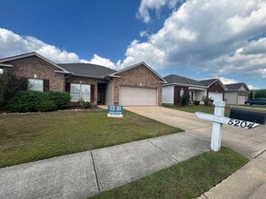 Building Photo - 5204 Easton Ln