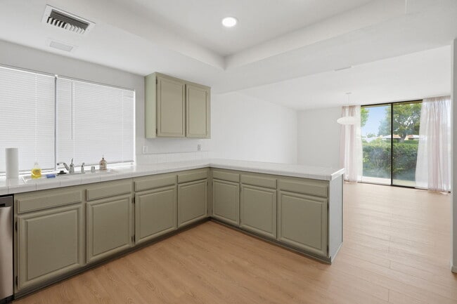 Building Photo - 72460 Rodeo Way