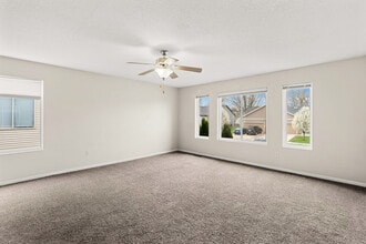 Building Photo - 3905 Marigold Dr