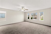 Building Photo - 3905 Marigold Dr