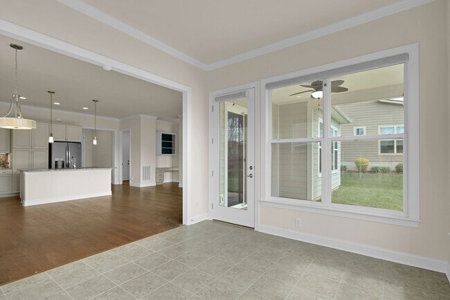 Building Photo - Light, bright, and move-in ready home in the highly sought-after Trilogy at Lake Norman community...