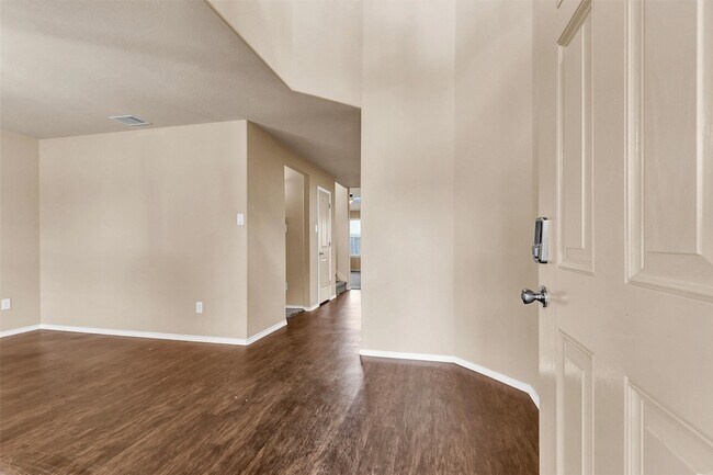 Building Photo - 2119 Treasure Mountain Dr