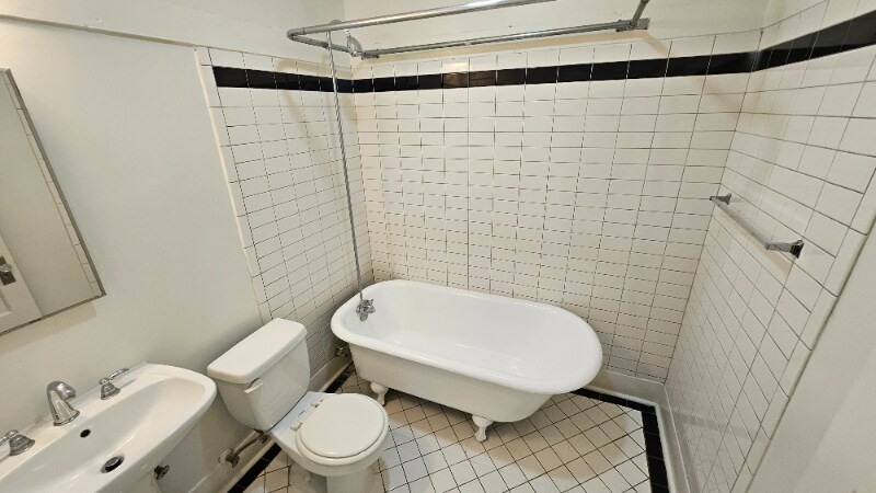 Building Photo - 1414 Logan St