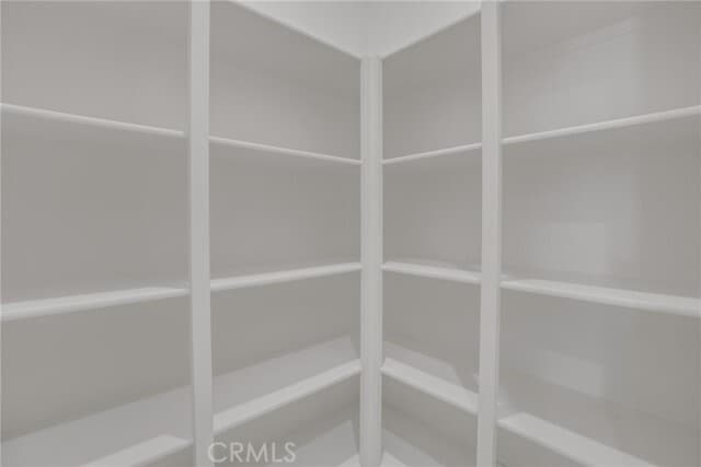 Building Photo - 783 Benchmark