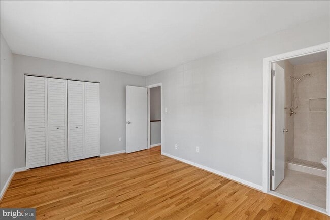 Building Photo - 2146 Golf Course Dr