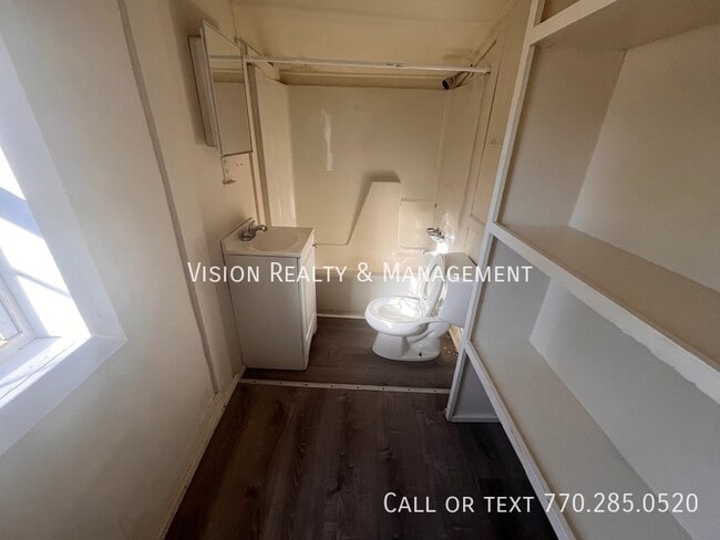 Building Photo - 1202 Juniper St