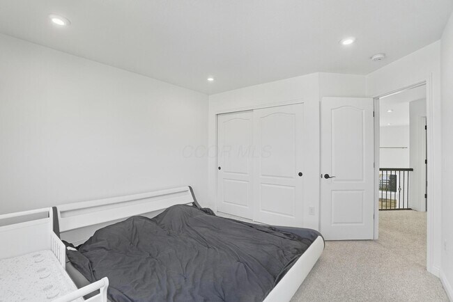 Building Photo - 6060 Lavender