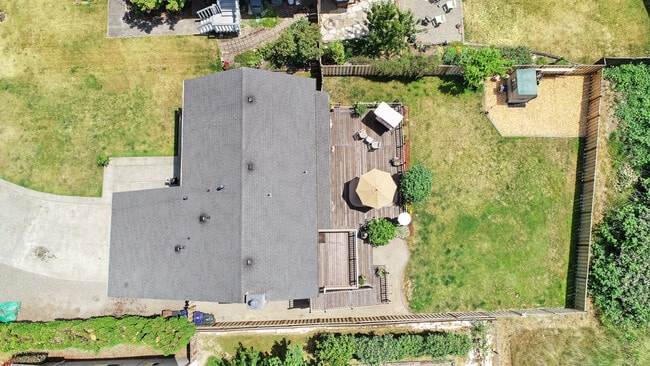 Building Photo - Beautiful 4 bedroom home in NE Tacoma!