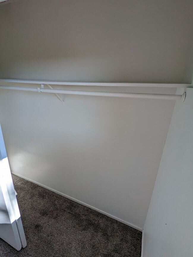 Building Photo - Cozy Two Bedroom, One and a Half Bath Townhouse