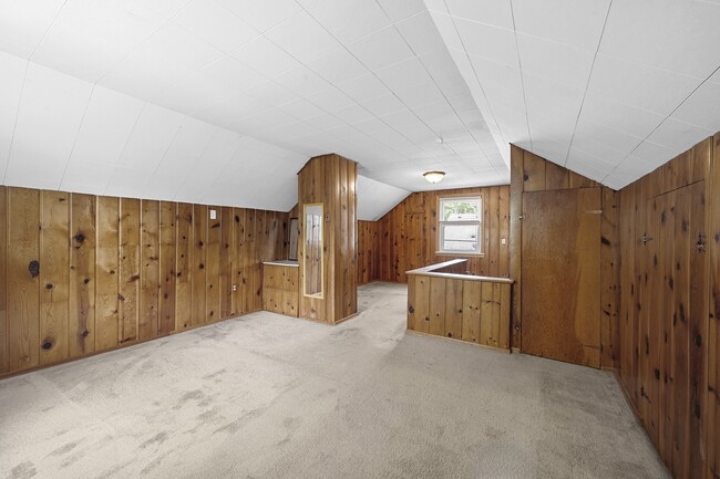 Building Photo - 2226 E Farnum Ave