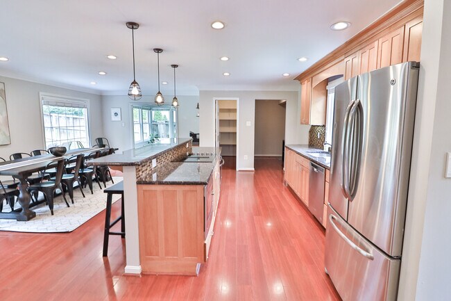 Building Photo - 9633 Cinnamon Creek Dr