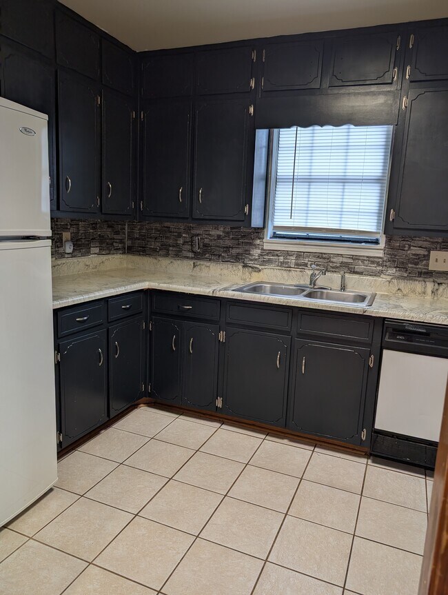 Building Photo - 75 Ezzard St