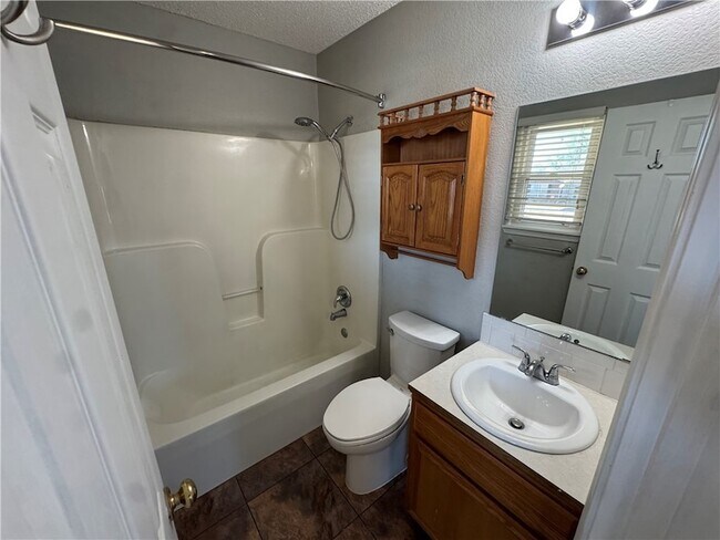 Building Photo - 1160 S Jasmine Ln