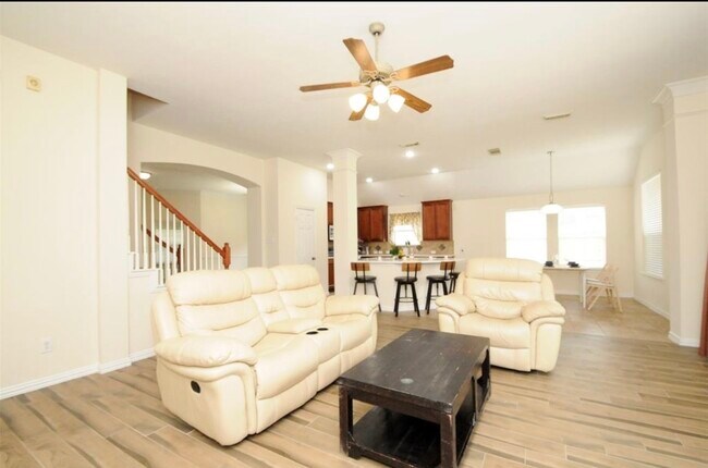 Building Photo - 7214 Paradise Park Bend