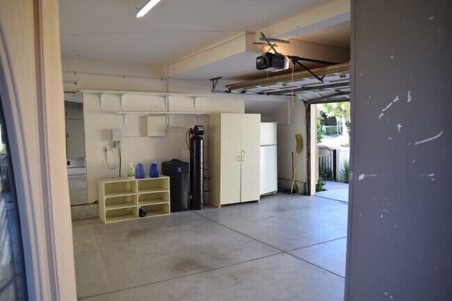 Building Photo - 1144 Corte Riviera