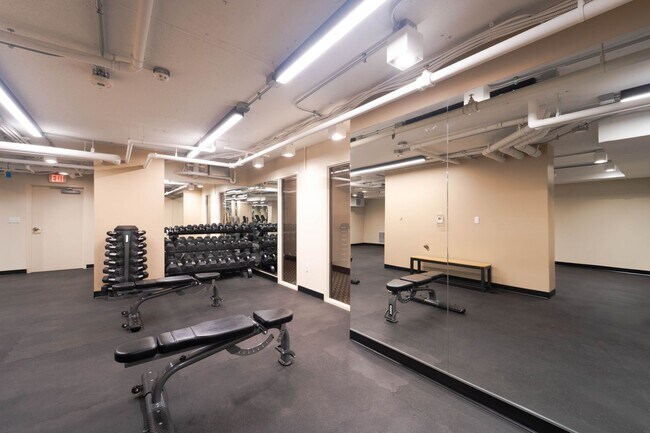 Building Photo - Contemporary 2BR/2BA Corner Condo at The Encore of McLean