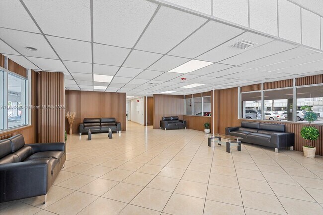 Building Photo - 16710 NE 9th Ave