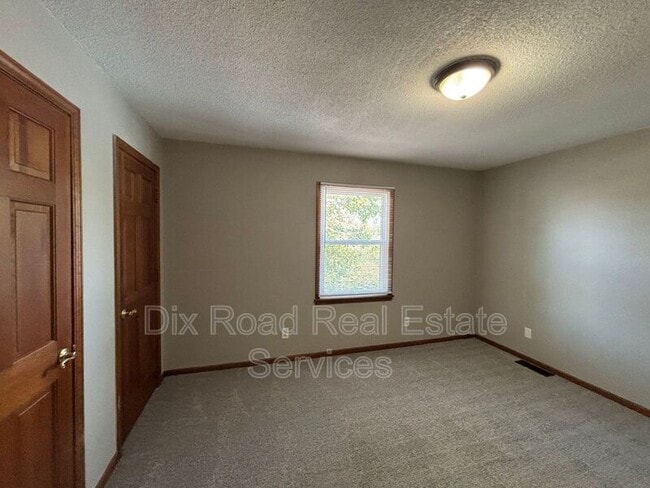 Building Photo - 4537 Rosewood Ct