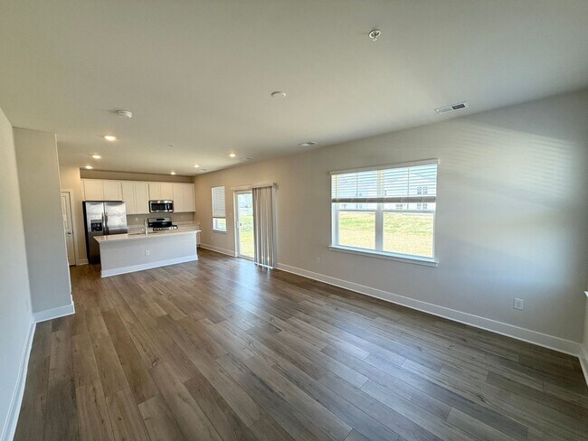 Building Photo - 1670 Lake Placid Dr