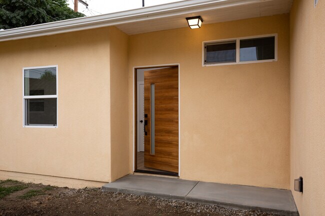 Building Photo - 141 S Wildwood Ave