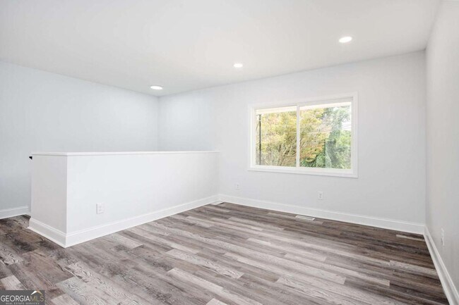 Building Photo - 3801 Hogan Rd SW