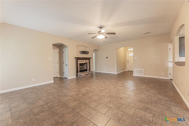 Building Photo - 3801 Appalachian Trl