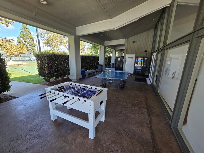 Building Photo - 24776 Glenwood Dr