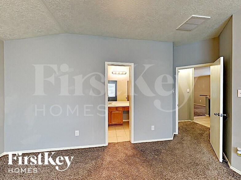 Building Photo - 20735 Dewberry Creek Ln