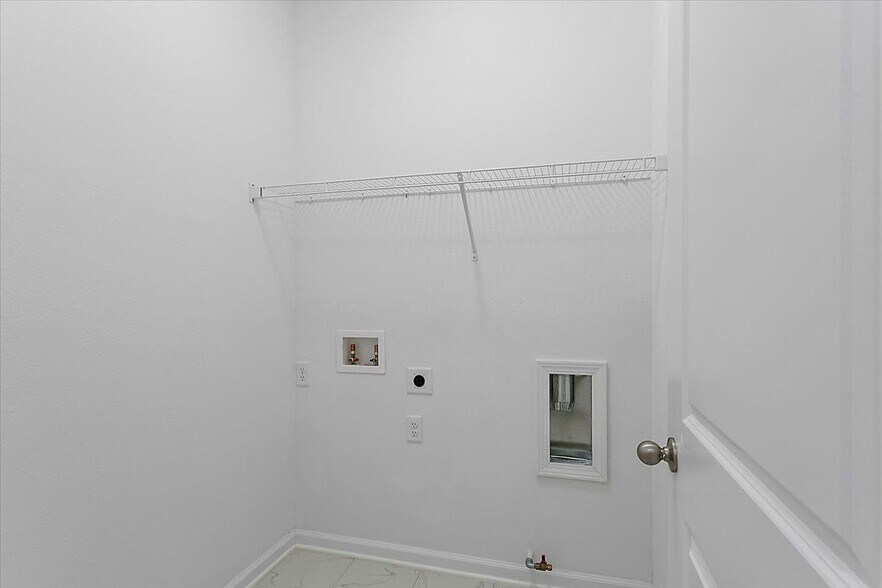 Building Photo - 107 Crew Ct
