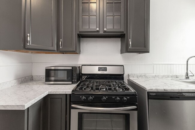 Building Photo - 2607 Robertson Ave