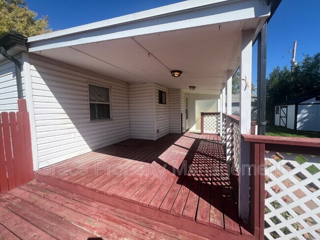 Building Photo - 8910 Hoyt Dr