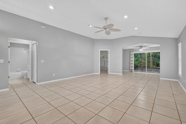 Building Photo - 3025 Andover Ct