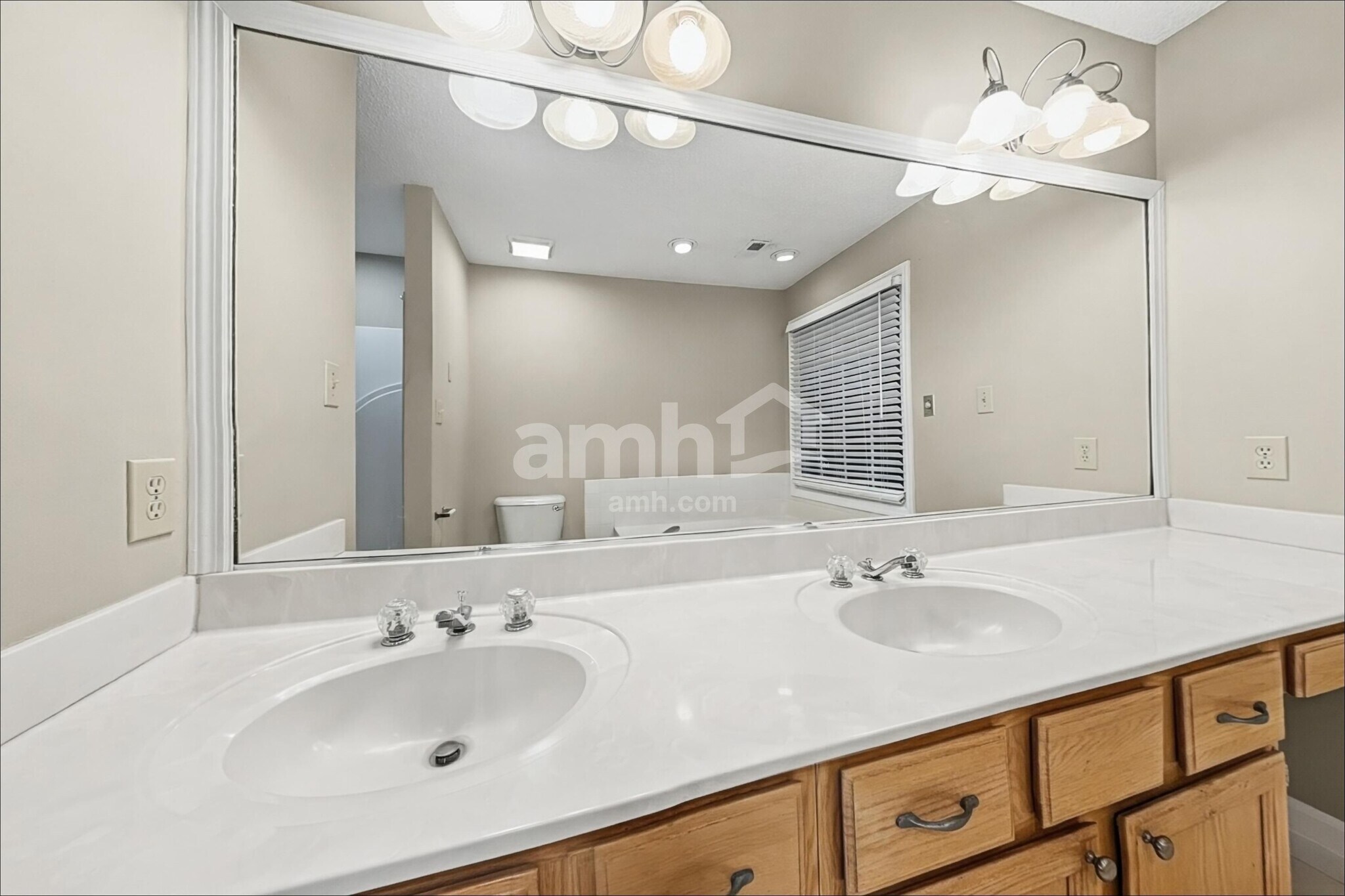 Building Photo - 1517 Autumn Ridge Dr