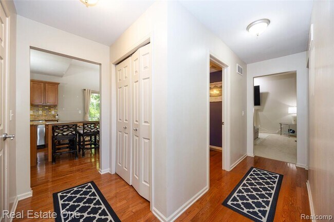 Building Photo - 3481 Castlewood Ct