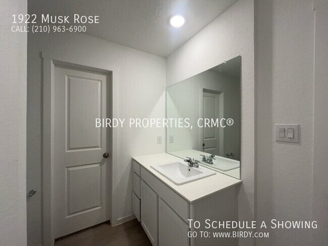 Building Photo - 1922 Musk Rose