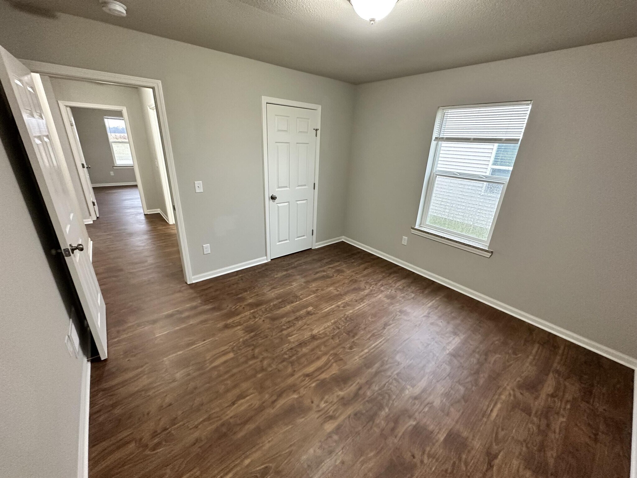 Building Photo - 2670 Claremont Dr