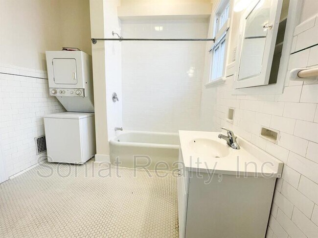 Building Photo - 710 Burdette St