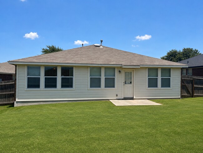 Building Photo - 2610 Amethyst Dr