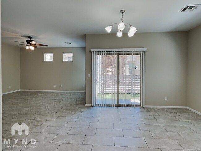 Building Photo - 1818 W Pollack St