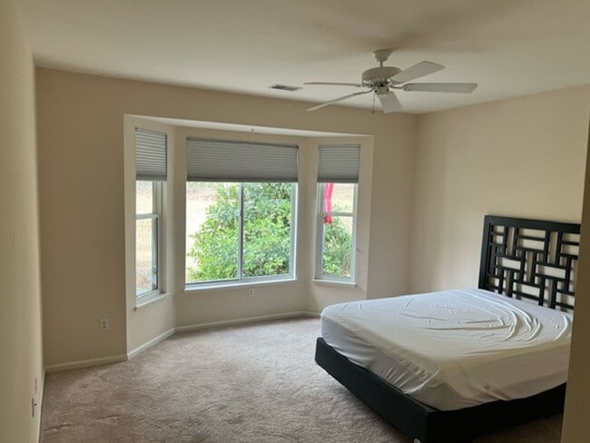Primary Photo - Wonderful, open, 2 bedroom home.