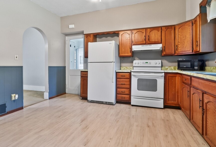 Building Photo - 688 9th St