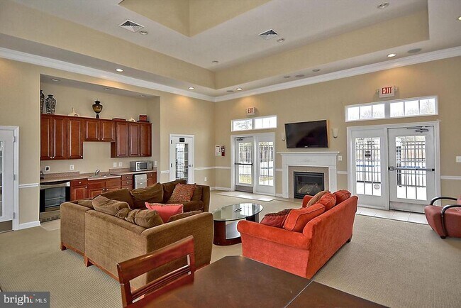 Building Photo - 1650 Mohegan Dr