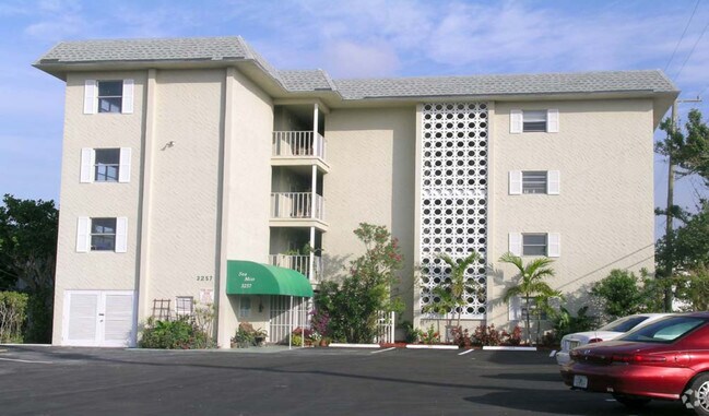 Building Photo - Sea Mist