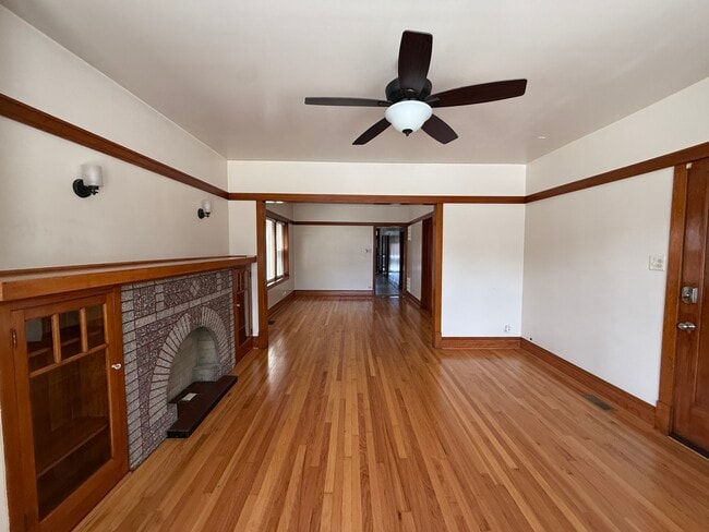 Building Photo - 2252 N Laramie Ave