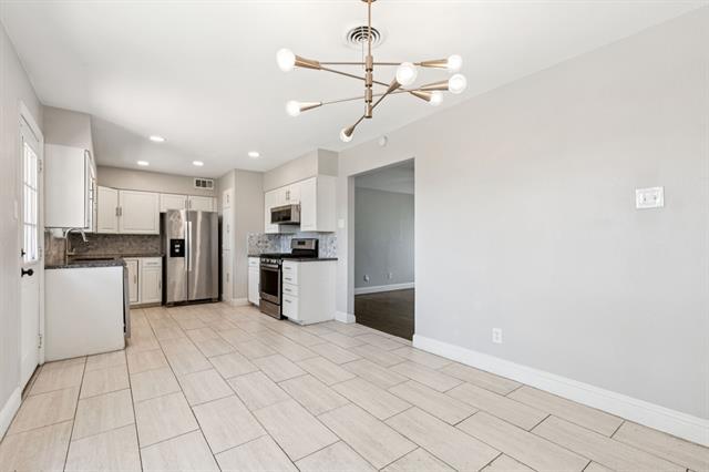 Building Photo - 519 Royal Crest Dr