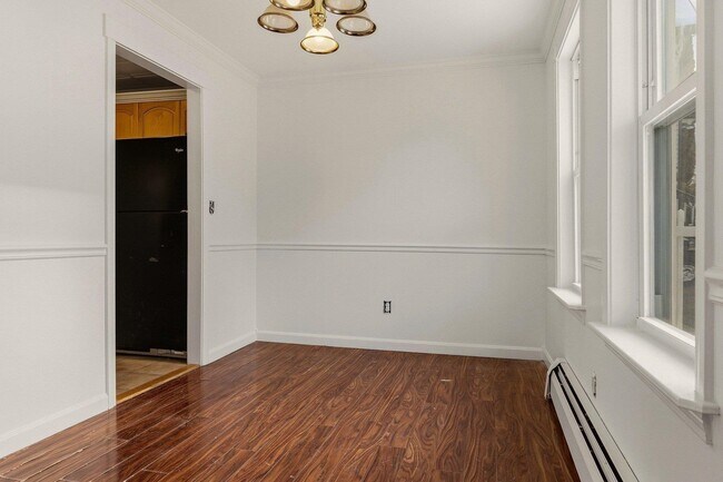 Building Photo - 72 Union St