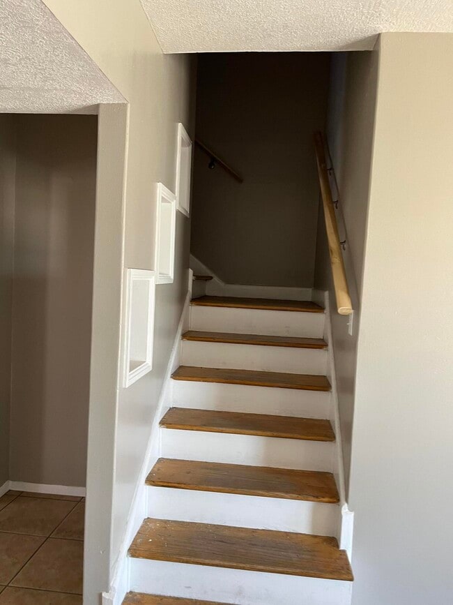 Building Photo - 5530 Venezuela Rd