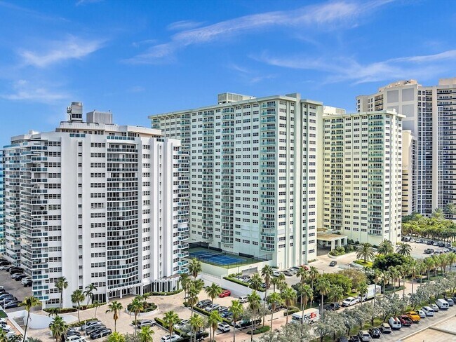 Building Photo - 3430 Galt Ocean Dr