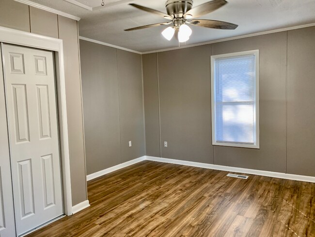 Building Photo - "5 Points Beauty 2-Bed Oasis in Huntsville. $500 off one month with 18 month lease!!!