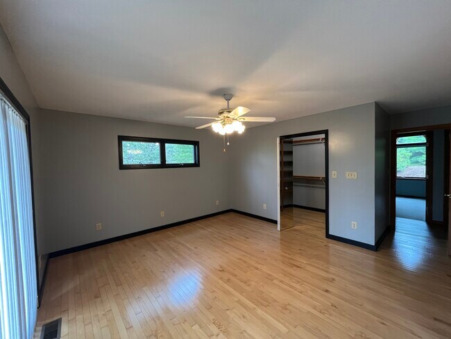 Building Photo - 630 Sorrento Dr
